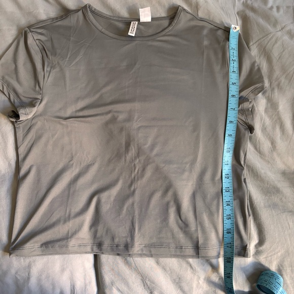 Divided Crop Top - Picture 6 of 6